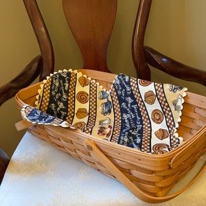 Large 1992 Longaberger hardwood maple signed handwoven basket with handles